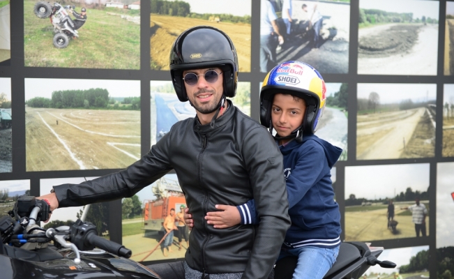 Minik Yahya'nın motosiklete binme hayalini Sofuoğlu gerçekleştirdi