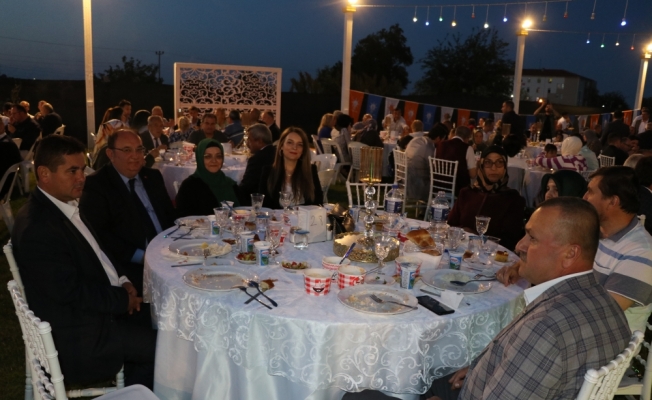 AK Parti Edirne İl Başkanlığı'nca iftar verildi