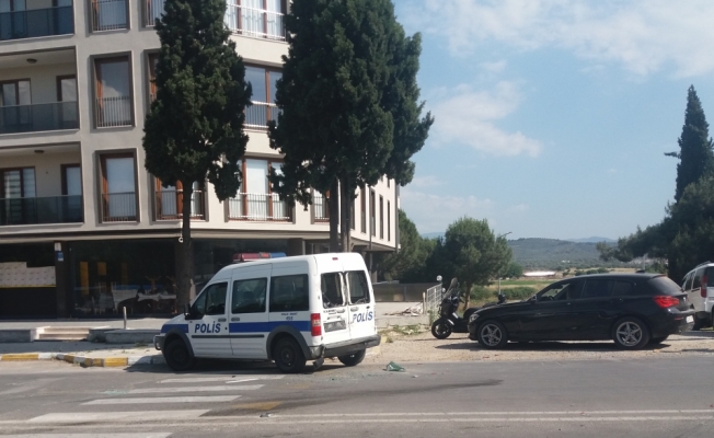 Balıkesir'de motosiklet polis otosuna çarptı: 1 ölü