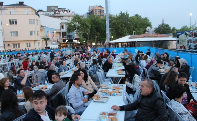 Bandırma'da her gün bin 350 kişiye iftar