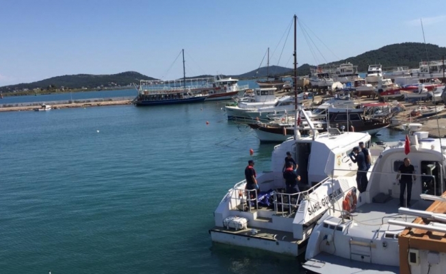 GÜNCELLEME - Düzensiz göçmenleri taşıyan tekne battı: 8 ölü