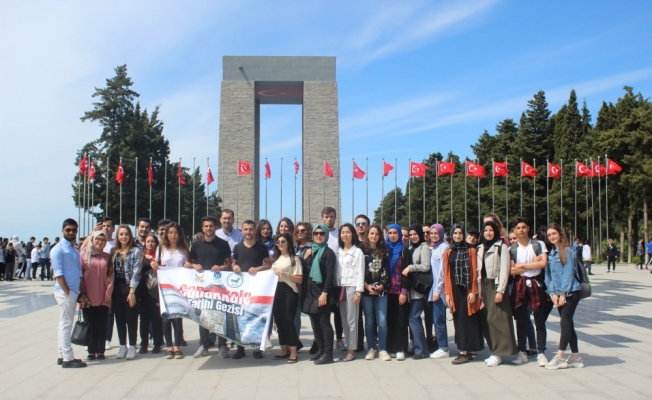 Uluslararası öğrenciler Çanakkale Şehitliği'ni gezdi