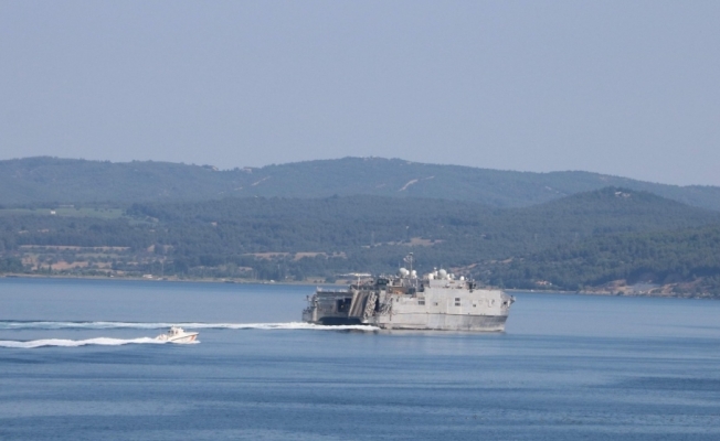 ABD donanmasına ait gemi Çanakkale Boğazı'ndan geçti