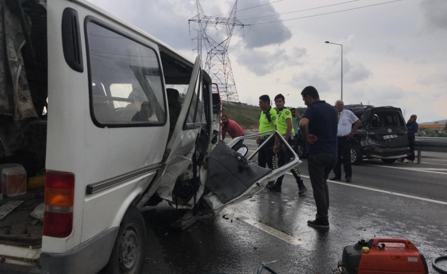 Anadolu Otoyolu'ndaki zincirleme kaza ulaşımı aksattı
