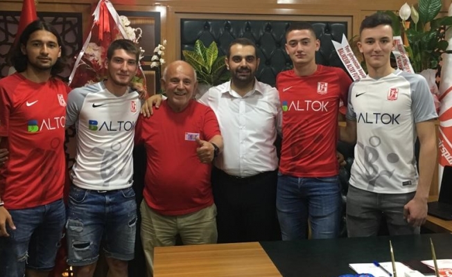 Balıkesirspor'da 5 futbolcuyla sözleşme imzalandı