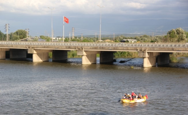 Botla Sakarya Nehri'ni fotoğraflıyorlar
