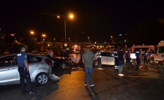 8 aracın karıştığı zincirleme trafik kazasında 7 kişi yaralandı
