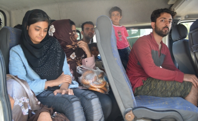 Balıkesir'de 65 düzensiz göçmen yakalandı