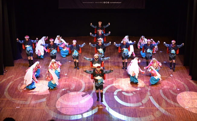 Tuzla’da Kültürlerin Dansı, Birlik ve Beraberliği Sahneye Taşıdı