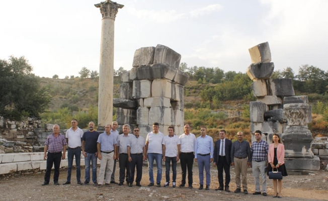 Mustafa Ercan misafirlerini dünyanın yaşayan en büyük Mermer kenti STRATONİKEİA’da ağırladı