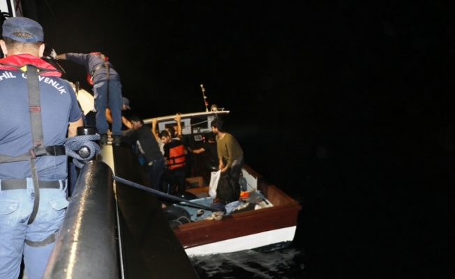 Balıkesir’de 25 düzensiz göçmen yakalandı