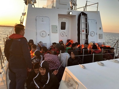 Edirne açıklarında 66 düzensiz göçmen yakalandı