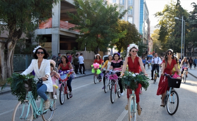 “Süslü Kadınlar Bisiklet Turu“ etkinliği