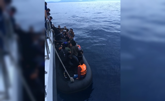 Ege Denizi'nde 32 düzensiz göçmen yakalandı