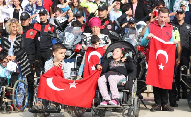 “Özel çocuklar“dan Mehmetçik'e asker selamı