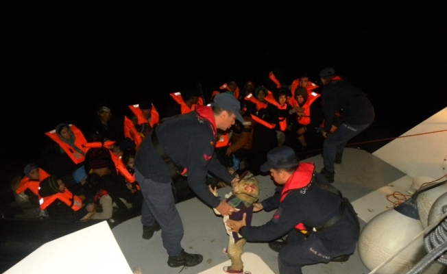 Balıkesir'de 143 düzensiz göçmen yakalandı