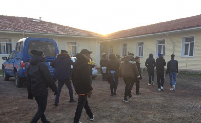 Balıkesir'de 31 düzensiz göçmen yakalandı