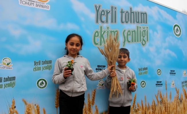 Edirne'deki Yerel Tohum Ekim Şenliği'nde yerli tohumlar toprakla buluştu