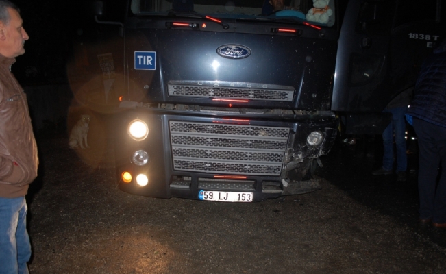Tekirdağ'da otomobil ile kamyon çarpıştı: 1 ölü, 1 yaralı