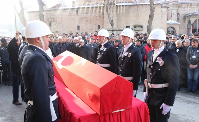 Bursa'da başından vurularak şehit olan polis Kütahya'da toprağa verildi