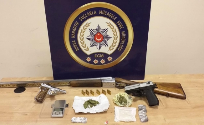 Bursa'da uyuşturucu operasyonunda yakalanan 8 zanlıdan 5'i tutuklandı