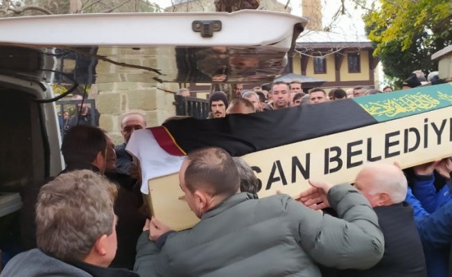 Edirne'de cansız bedeni su kanalında bulunan avukat defnedildi