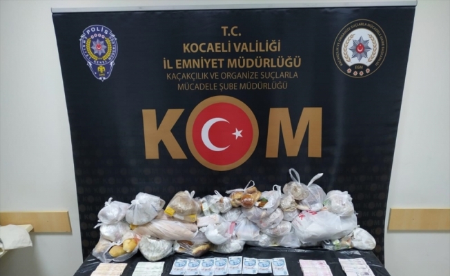 Kocaeli'de piyasaya sahte banknot sürdükleri iddia edilen 3 kişi tutuklandı