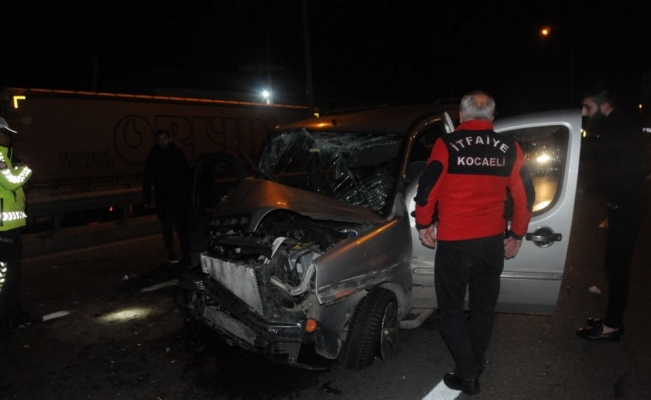 Gebze'deki trafik kazası araç kamerasına yansıdı
