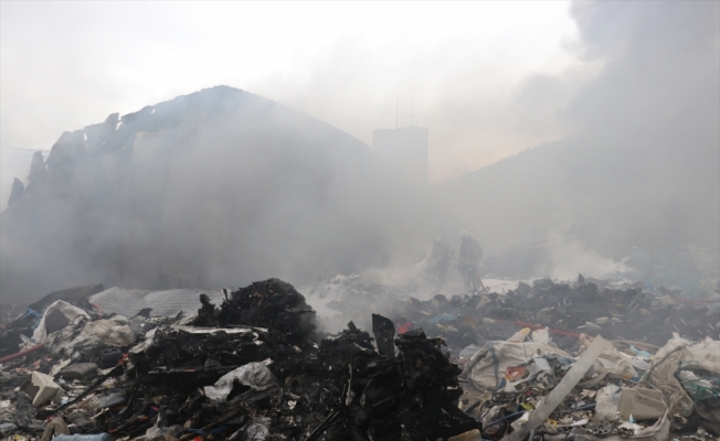 GÜNCELLEME - Bursa'da hurda deposundaki yangın söndürüldü