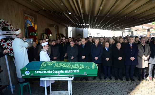 İçişleri Bakanı Soylu, Sakarya'da cenaze törenine katıldı
