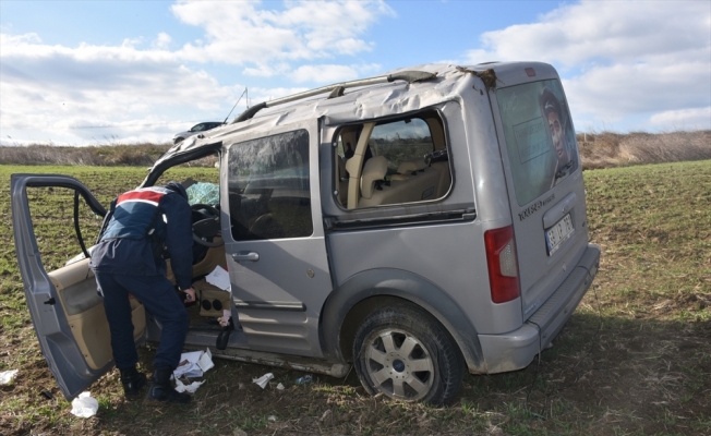 Tekirdağ'da hafif ticari aracın devrilmesi sonucu 5 kişi yaralandı