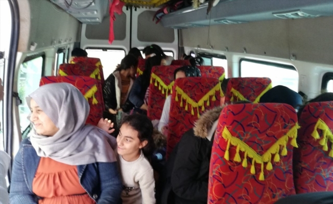 Sakarya'da seyahat kısıtlamasına uymayan yolcular İstanbul'a geri gönderildi