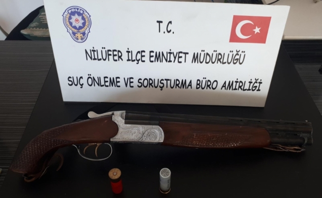Bursa'da çıkan silahlı çatışmada yoldan geçen kişi ağır yaralandı