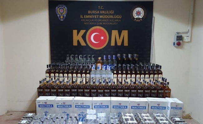 Bursa'da tırda yaklaşık 2 bin şişe kaçak içki ele geçirildi