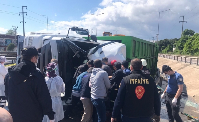 Kocaeli'de çöp kamyonu devrildi: 1 ölü, 1 yaralı