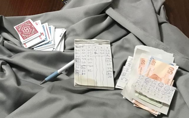 Yalova'da kumar oynanan evdeki 10 kişiye para cezası