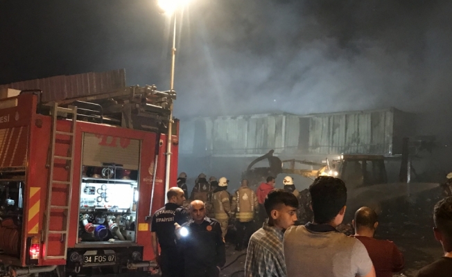 İstanbul'da katı atık merkezinde çıkan yangın söndürüldü