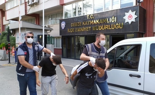 Kocaeli'de 2 kişinin parasını gasbettikleri iddiasıyla 4 şüpheli yakalandı