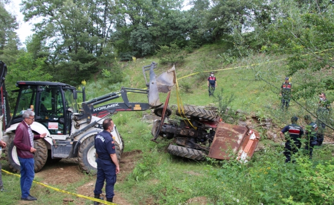 Bilecik'te traktör şarampole devrildi: 1 ölü, 1 yaralı