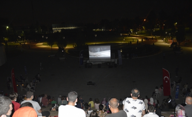 Bursa'da açık hava sinema günleri başladı