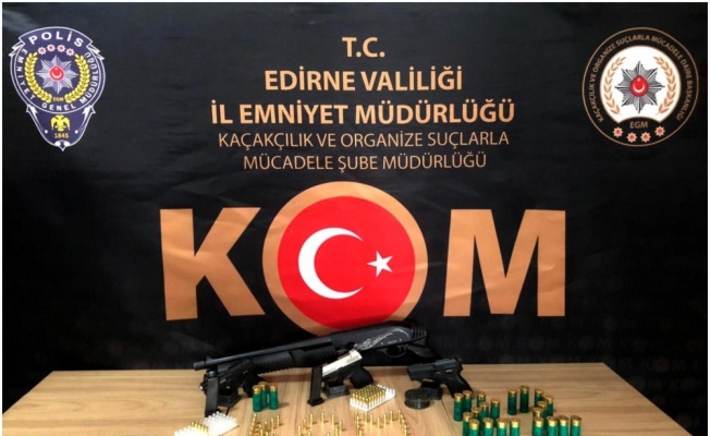 Edirne'de silah kaçakçılığı iddiasıyla iki zanlı tutuklandı