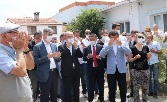 İçişleri Bakan Yardımcısı İnce, hayatını kaybeden eski şoförü İsmail Şal'ın cenaze törenine katıldı