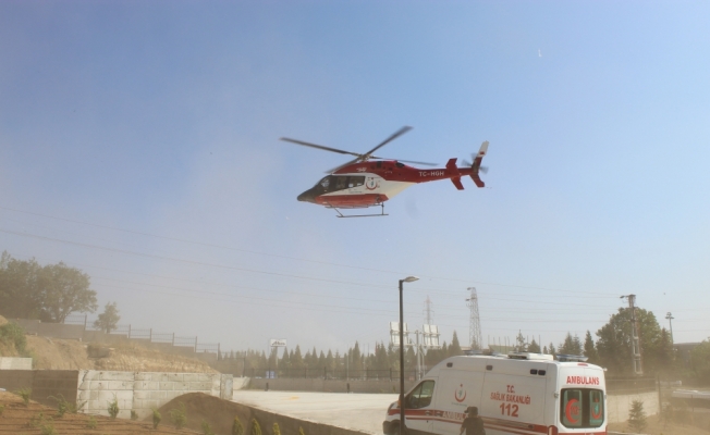 Bilecik'te gözünden yaralanan çocuk ambulans helikopterle Bursa'ya sevk edildi