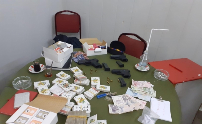 Bursa'da çadırlarda kumar oynadığı tespit edilen 19 kişiye para cezası
