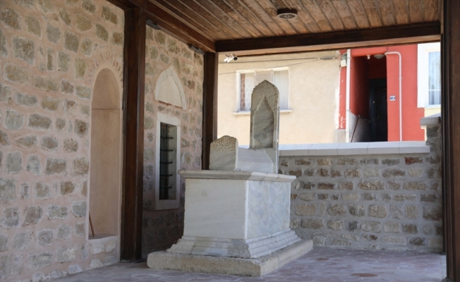 Edirne'de son cemaat yerinde şehit kabri bulunan tarihi cami restore edildi