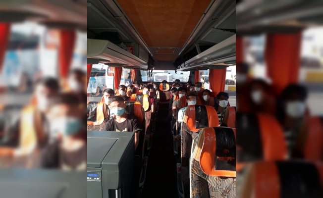 Sakarya'da otobüste 21 düzensiz göçmen yakalandı