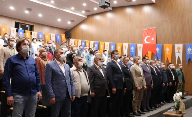 AK Parti Genel Başkan Yardımcısı Yavuz, Sakarya'da ilçe gençlik kongrelerine katıldı: