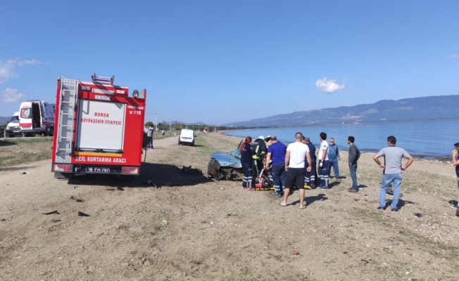 Bursa'da evde sağlık hizmetleri aracıyla çarpışan otomobilin sürücüsü öldü