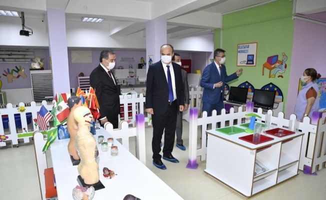 Edirne Valisi Ekrem Canalp yüz yüze eğitime başlayan okulları denetledi