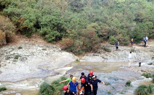 Gebze'de  kayalıklardan düşen dağcı kurtarıldı